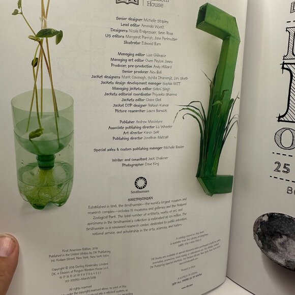 Smithsonian Maker Lab Outdoors 25 Super Cool Projects Jack Challoner - Picture 5 of 5